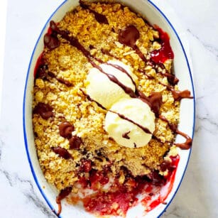 Strawberry crumble