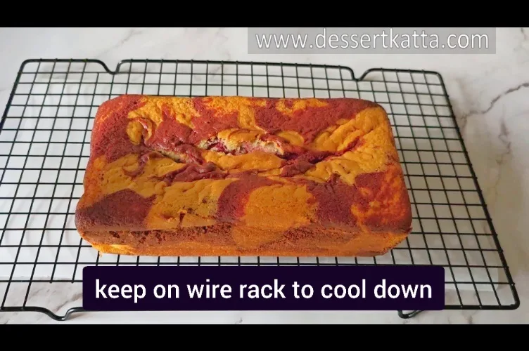 keeping the cake on wire rack to cool down