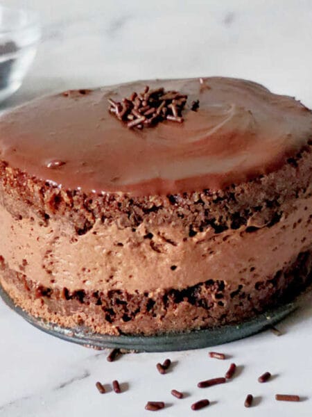 chocolate mousse cake Image and recipe by Sayali Bhave. Copyright : www.dessertkatta.com