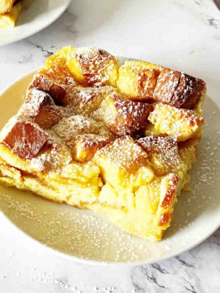 vanilla bread pudding Image and recipe by Sayali Bhave. Copyright : www.dessertkatta.com