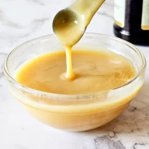 Vanilla sauce recipe Image and recipe by Sayali Bhave. Copyright : www.dessertkatta.com